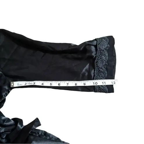 Madison Studio Intimates Womens Size Small Black Penny Lace Trim Robe