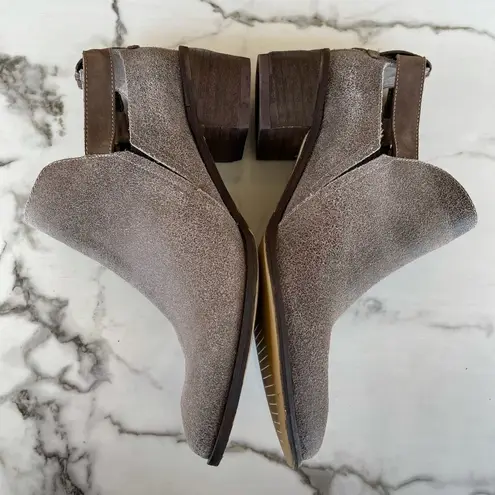 Kaanas  Booties Taupe Leather Buckle 39