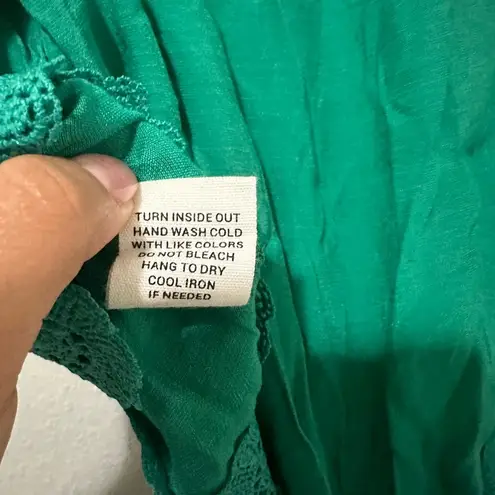 NWT MINE SHORT SLEEVE BLOUSE Elegant Green Lace Trim Top Size L