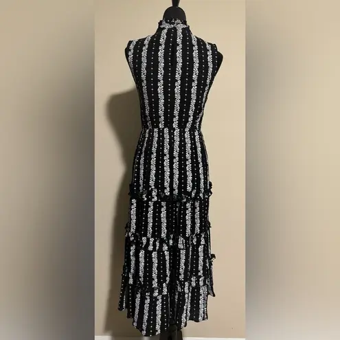 EUC Valencia & Vine Black and White Tiered Floral Sleeveless Dress size small