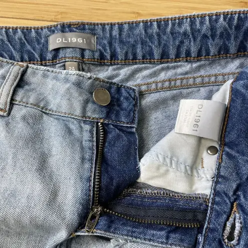 DL1961 Women's Karlie Boyfriend Jeans Shorts Blue Distressed Denim Size 24