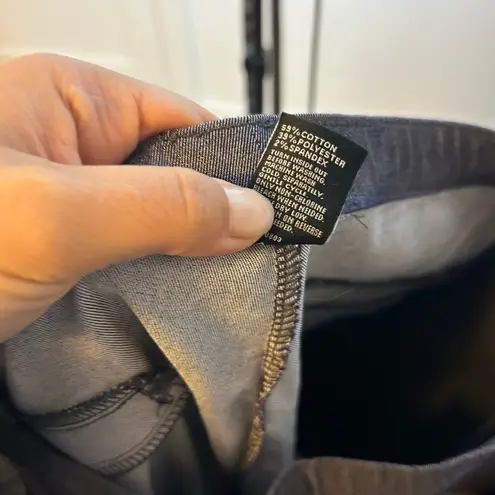 Hue Blue & Gold Pull On Ankle Pants