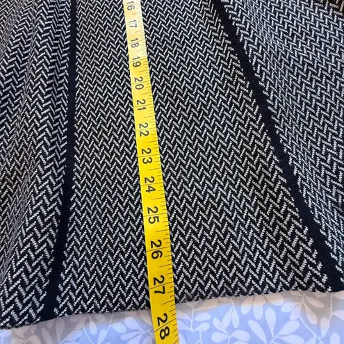 Keren hart Black and White Knit Fabric size M Size M