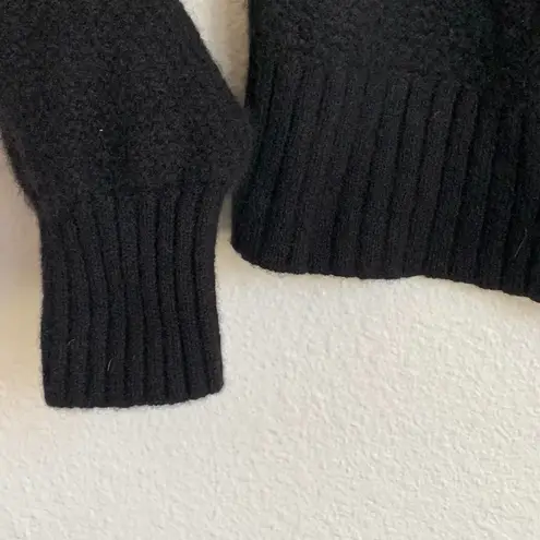 Everlane  The Stroopwafel Cashmere Turtleneck Sweater in Black