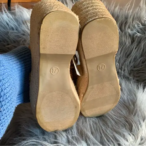 Universal Threads Universal Thread Leopard Print platform sandals