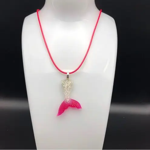 Beautiful Pink Glitter Mermaid Tail Necklace