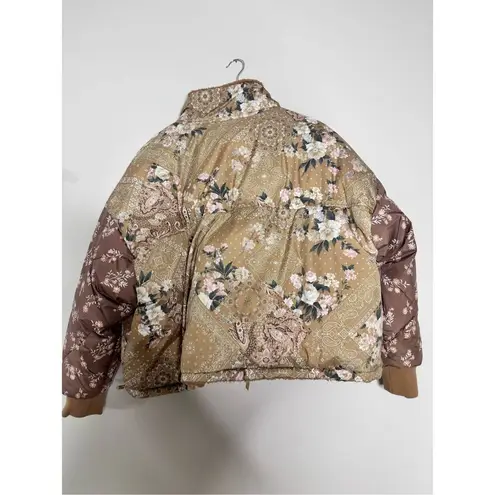 American Eagle  Reversible Floral Tan Sherpa Puffer Jacket sz XL