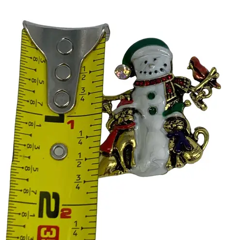 New Christmas snowman brooch or pin with cat & dog