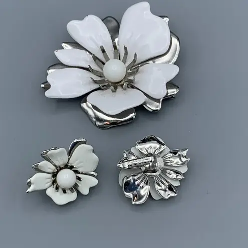 Magic Vtg Sarah Coventry New Summer Brooch Clip Earring Set Silver Tone White