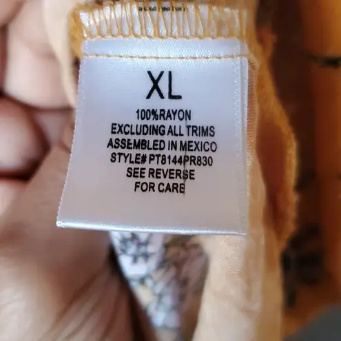 Mustard yellow persaya XL Floral front twisted top