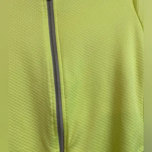 Danskin Medium  running pullover. Bright yellow.