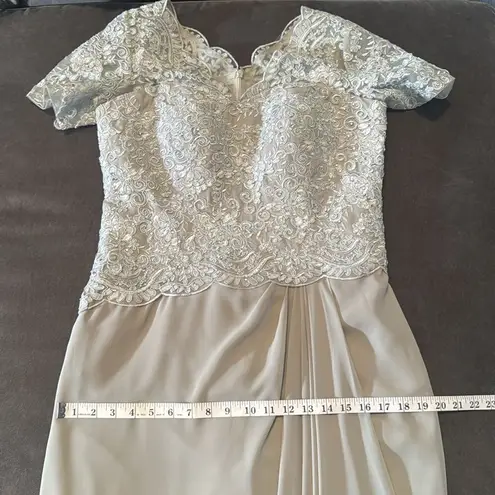 Women’s Full Length Gray Chiffon & Lace Appliqué Formal Dress Zip Back Size 10