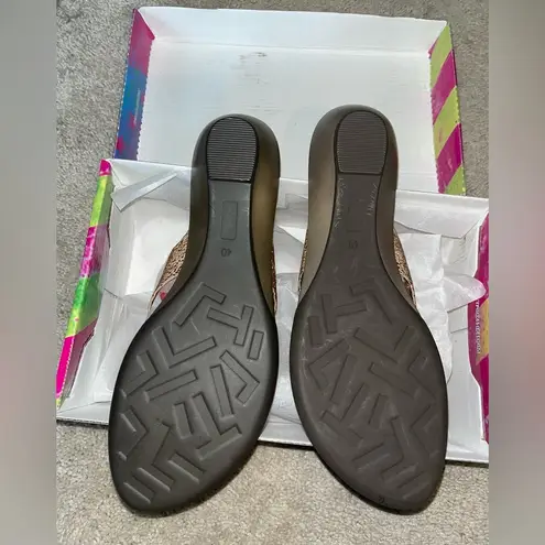 Love and Liberty Made in USA NEW Gold Low Heel Flip Flop Bling Sandals Size 10