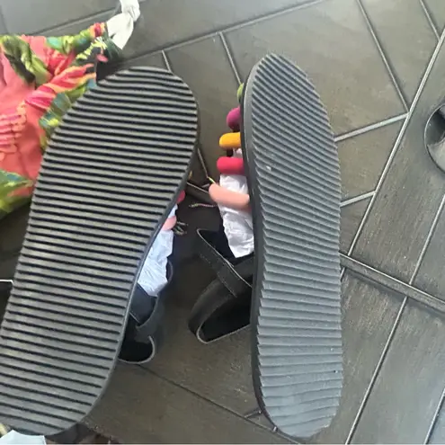 Farm Rio NEW Black Rainbow Beaded vegan sandals with dust bag size 9 tassels