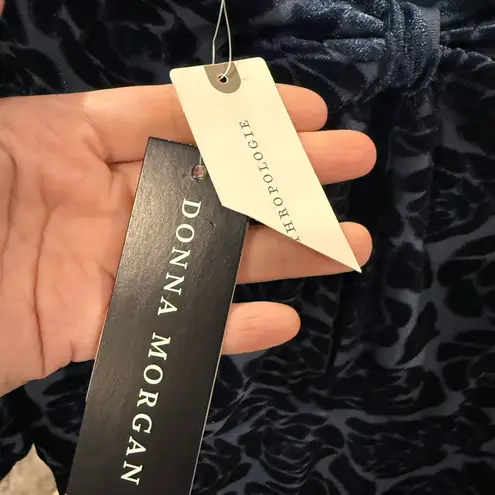 Donna Morgan NWT Navy Floral Velvet Dress size 8