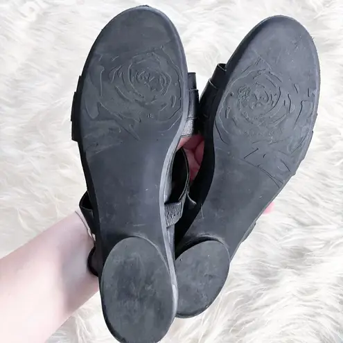 Taryn Rose Collection Liliana Black Leather Sandal