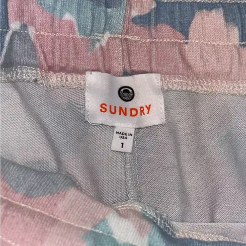 Sundry  Abstract Camo Joggers size 1 = small. Super soft and comfortable.