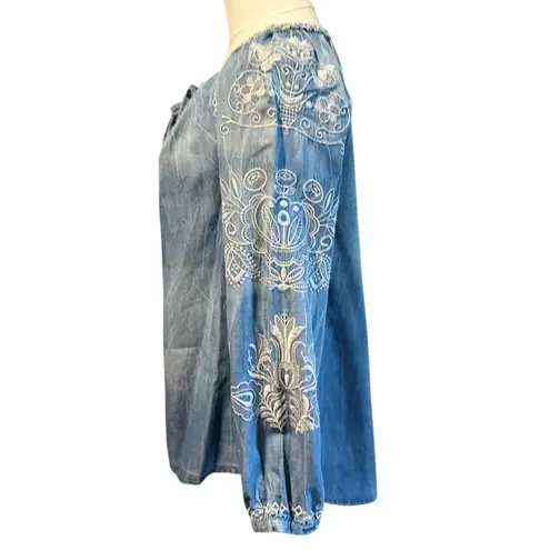 Vintage America Blues SZ SM Denim Embroidered Button Down Faded Crinkle Design Blue