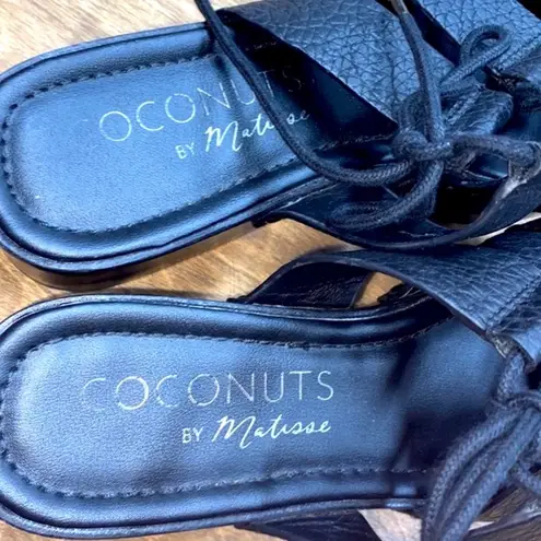 Coconuts by Matisse  Maxwell black wedges size 8