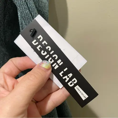 Design Lab Lord & Taylor Cold Shoulder Mock Neck Top Green Women’s Size Medium Black