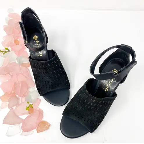 Isola Lesley Leather Peep Toe Sandals Black Sz 7