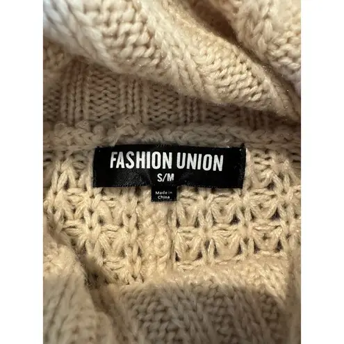Fashion Union Boutique Women’s S/M Chunky Knit Sleeveless Turtleneck Poncho