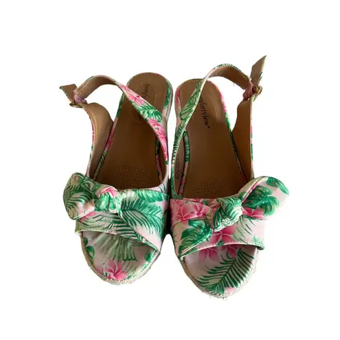 Comfortview  Tropical Palm Leaf Sandals Sz 7