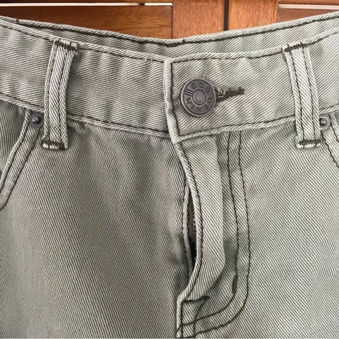 BDG  Urban Outfitters Mid Rise Freja Green Vintage Shorts Sz 26W