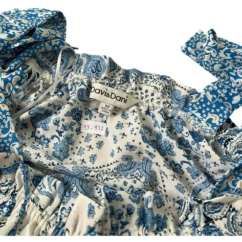 Davi & Dani Women Size Medium Square Neck Ruffles Blue White (33-472)