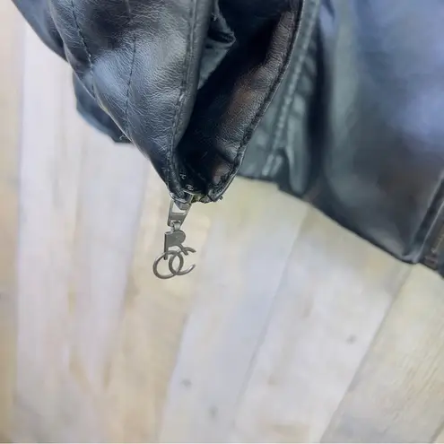 Rocawear Vintage XL Black Buttery Soft Faux Leather W/ROC Zipper Pulls & pockets