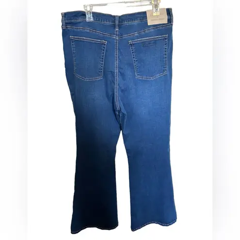 Gloria Vanderbilt  x Christian Siriano 
Chrissie Flare jeans size 34/18