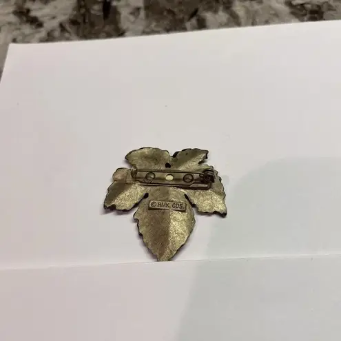 Signed HMK. CDS. Gold Tone Leaf Brooch Pin Metal