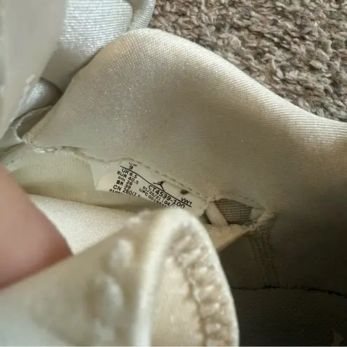 Jordan Women's Nike Air  Mae Sail White/Cream Size 9 Sneakers