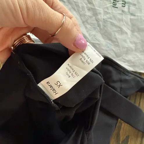 Halara SoftlyZero™ Plush Cut Out Cropped Yoga Tank Top Black Size XS EUC