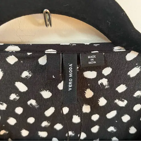 VERO MODA Vera Moda Polka Dot Wrap Dress with 3/4 sleeves. With Ruffles Size Large. NWOT