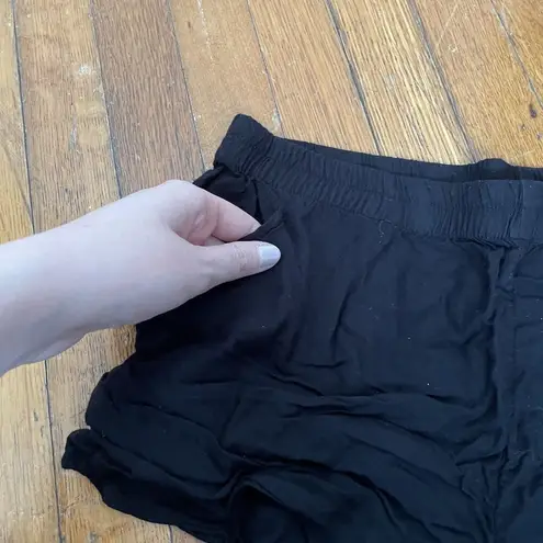 C black casual summer shorts pockets elastic waistband comfortable style light Size XS