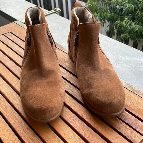 Munro  Niko Zipped Womens Suede Booties Size 11M