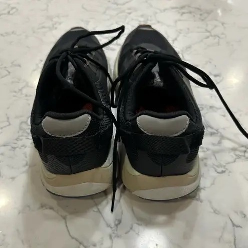 Vionic Edin Black & Gray Comfort Sneaker Woman’s Size 9