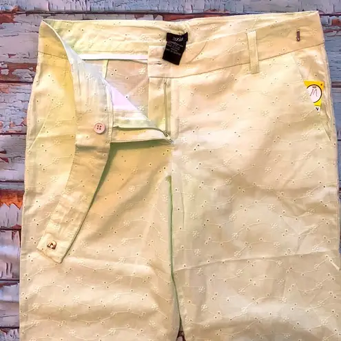 🌻🌻🌻BOGOHO🌻🌻🌻Eyelet Pants Size M