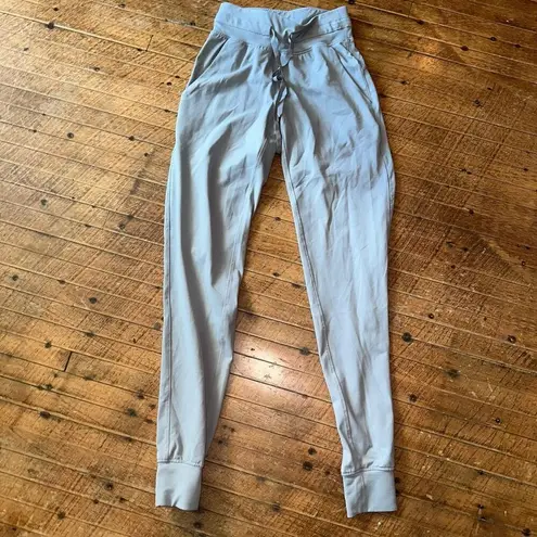 Zyia Ascend light gray XS athletic weekender joggers