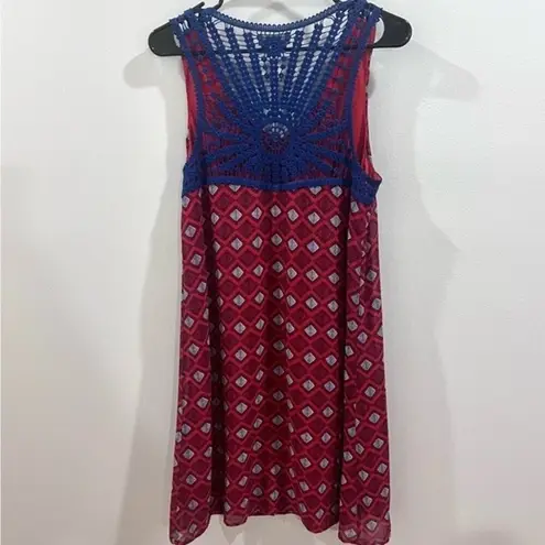 Luxology crotchet lace back red and blue shift dress size medium