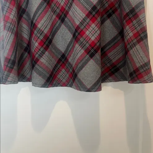 East 5th Red and Gray Plaid A-Line Skirt size 4.