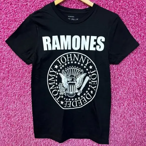 The Ramones Arturo Vega Presidential Seal Punk Band Logo Tee XS