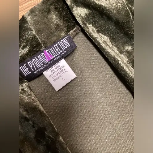 Pyramid Collection. Crushed velvet open front long duster. Olive Green. Large Green