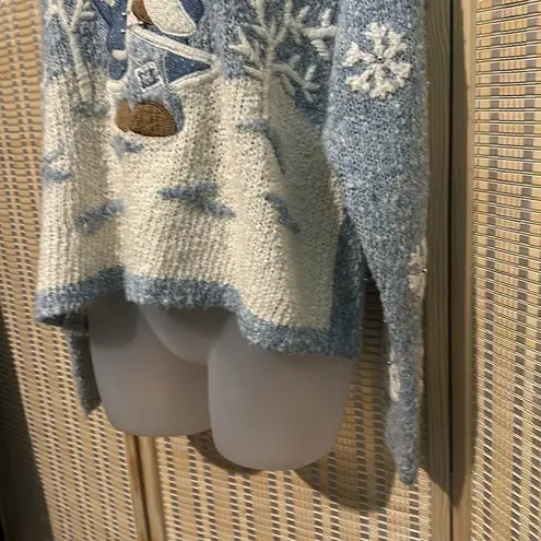 Mandal Bay Vintage 1990s Y2K Blue Winter Scene Bear Snowflakes Sweater Medium?