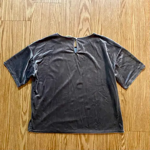 Matilda Jane ’s Good Hart Parthenon Velour Cropped Shirt Gray Womens Medium