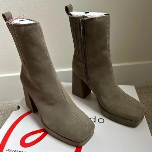 Blondo Rozalie Waterproof Platform Chelsea Boot Grey Brown Suede Leather Size 7