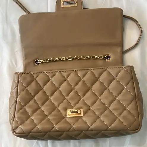 3Am forever tan quilted crossbody bag clean inside & out 1 inside zip pocket EUC