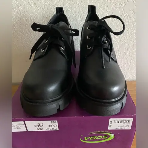 Soda Faux Leather Platform Black Oxford Lace Lug Sole Chunky Block Heel Booties 7.5