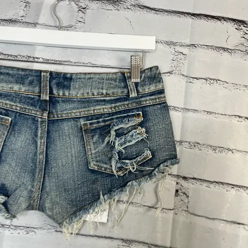 Be Wicked Light Wash Cotton Jean Shorts Raw Hem Ripped Distressed Women’s M NWT Blue Size M